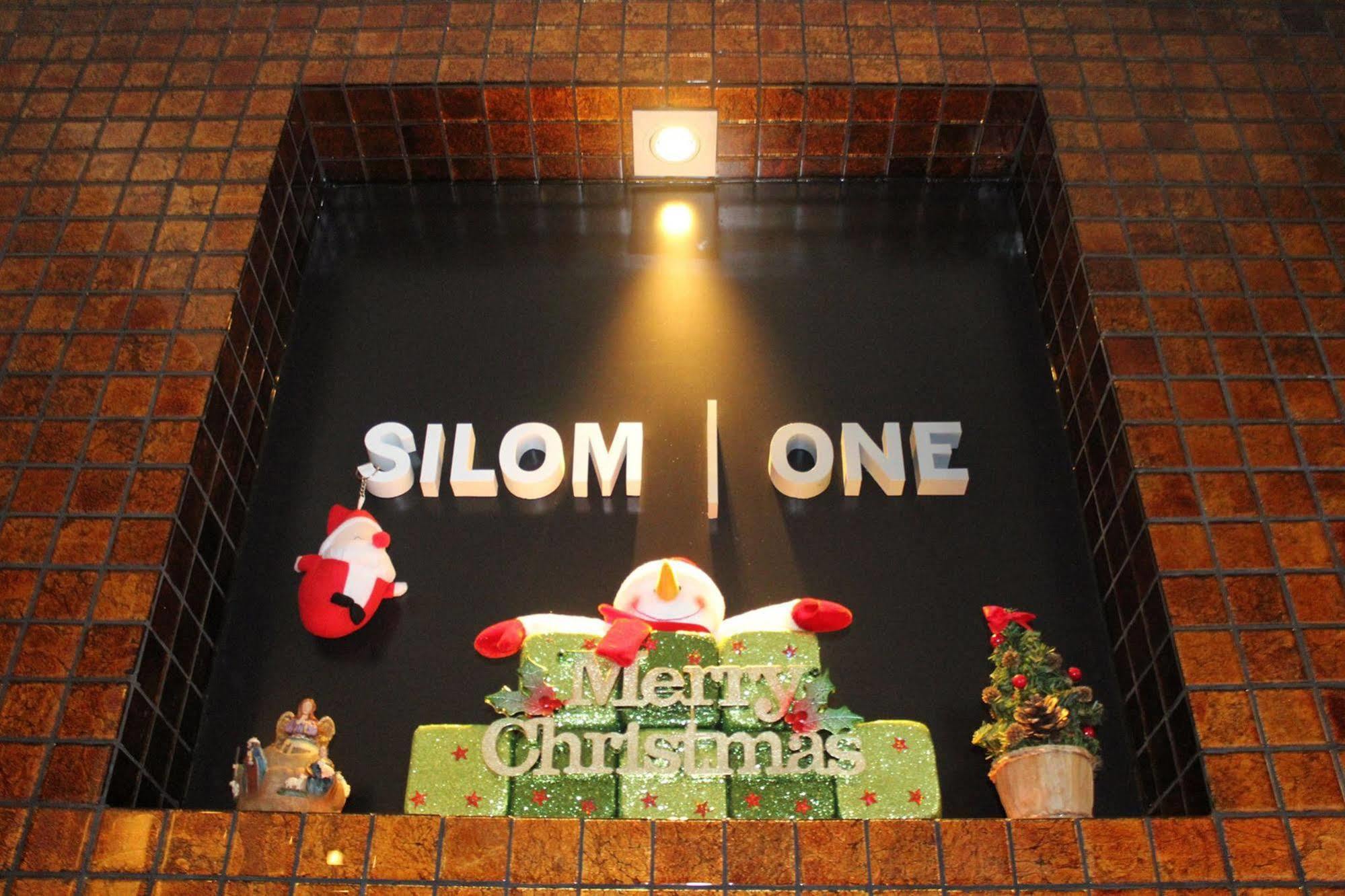 Silom One Hotel Bangkok Bagian luar foto