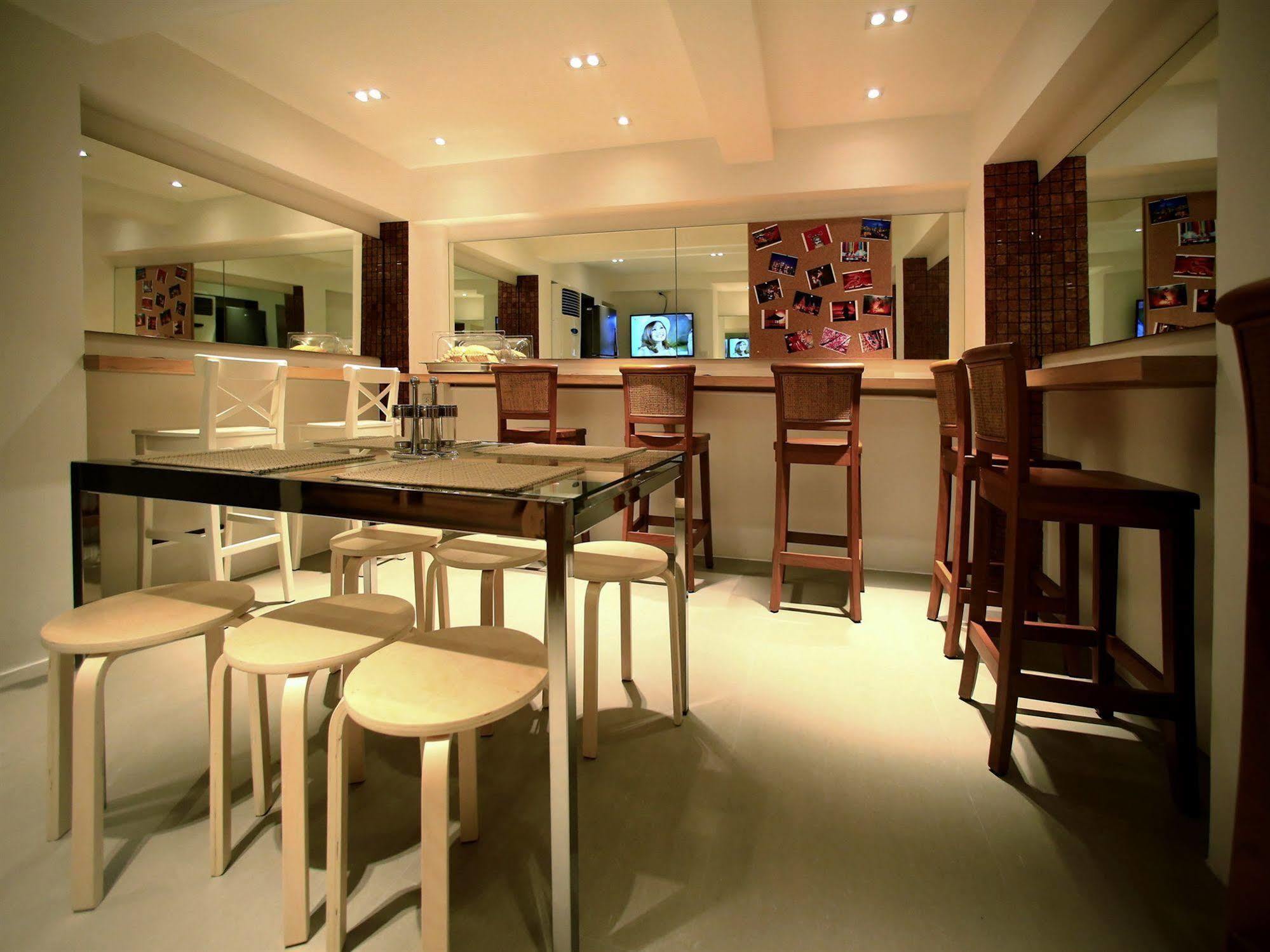 Silom One Hotel Bangkok Bagian luar foto