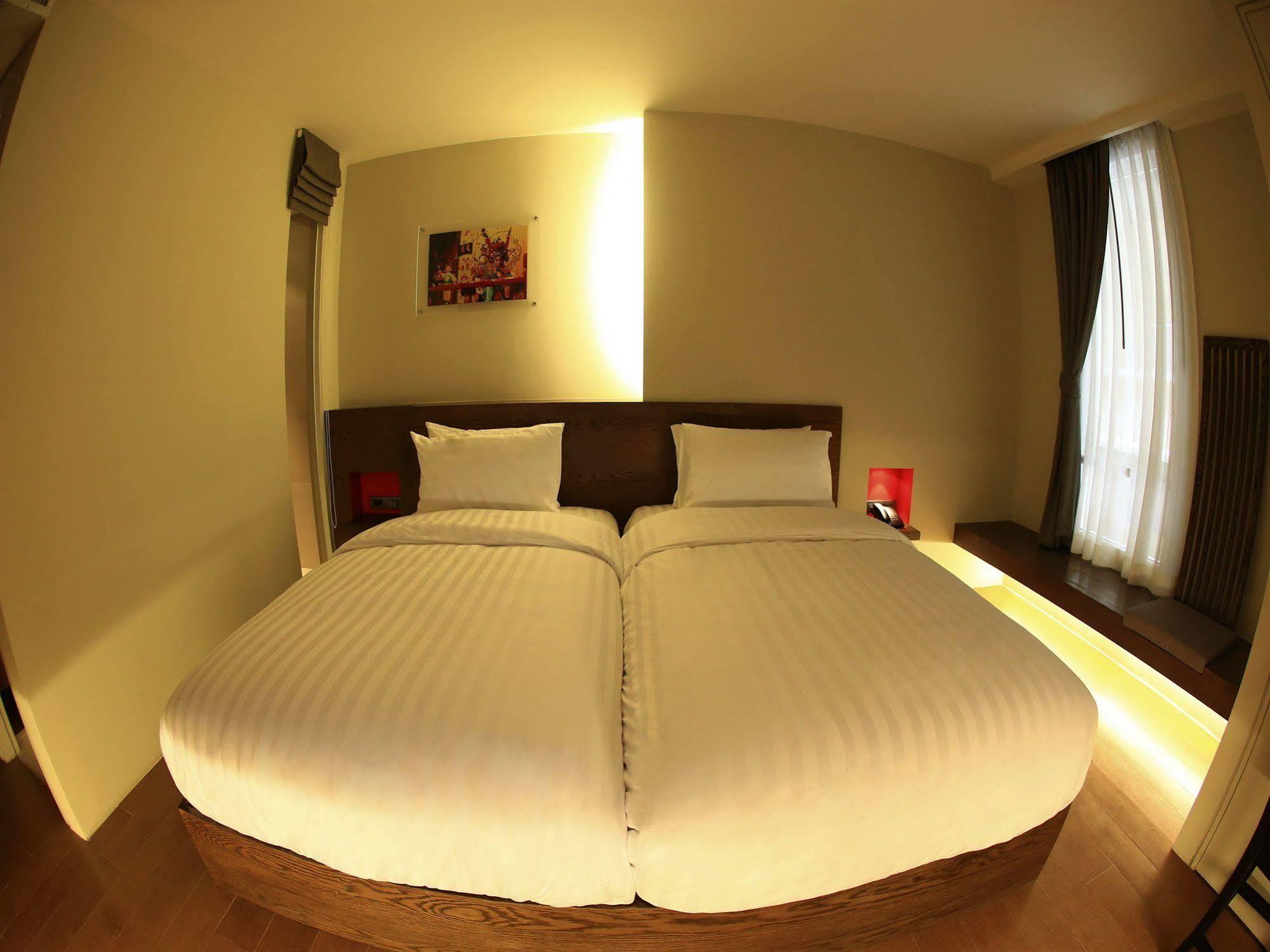 Silom One Hotel Bangkok Bagian luar foto
