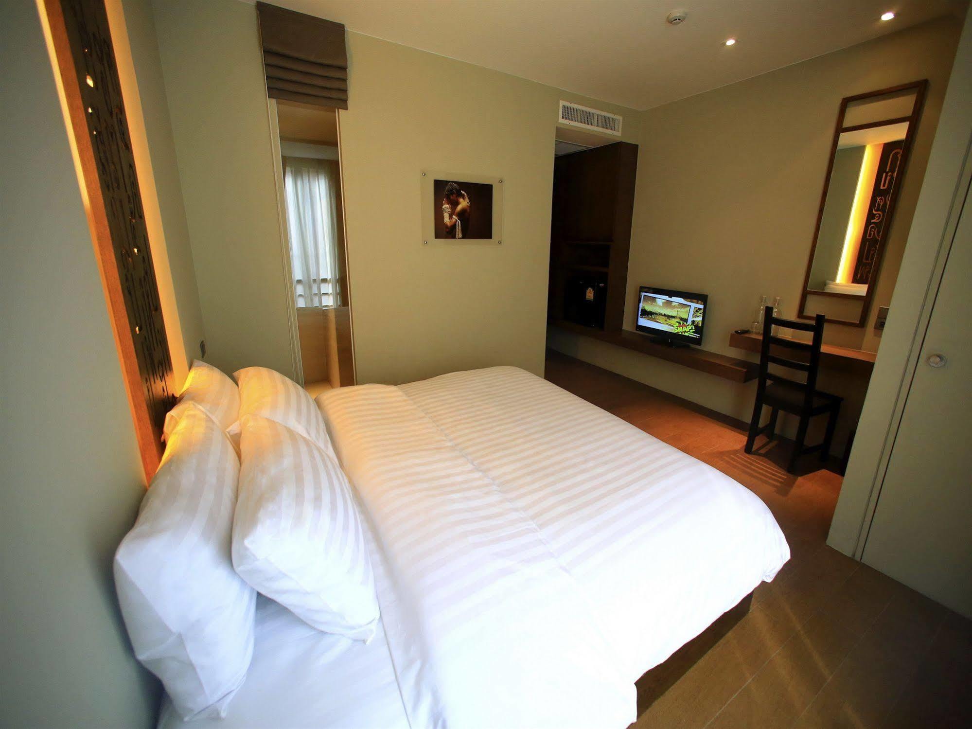 Silom One Hotel Bangkok Bagian luar foto