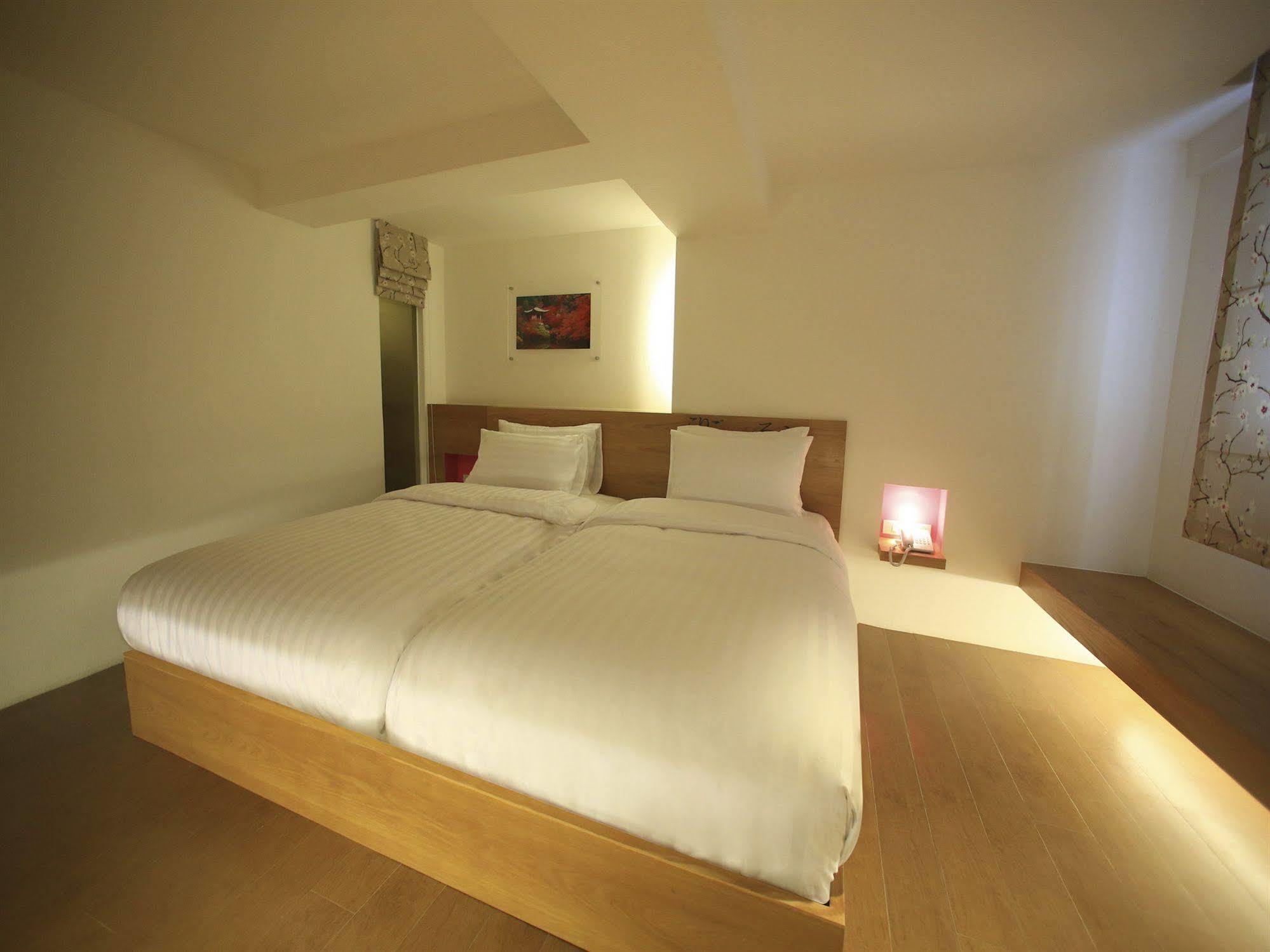 Silom One Hotel Bangkok Bagian luar foto